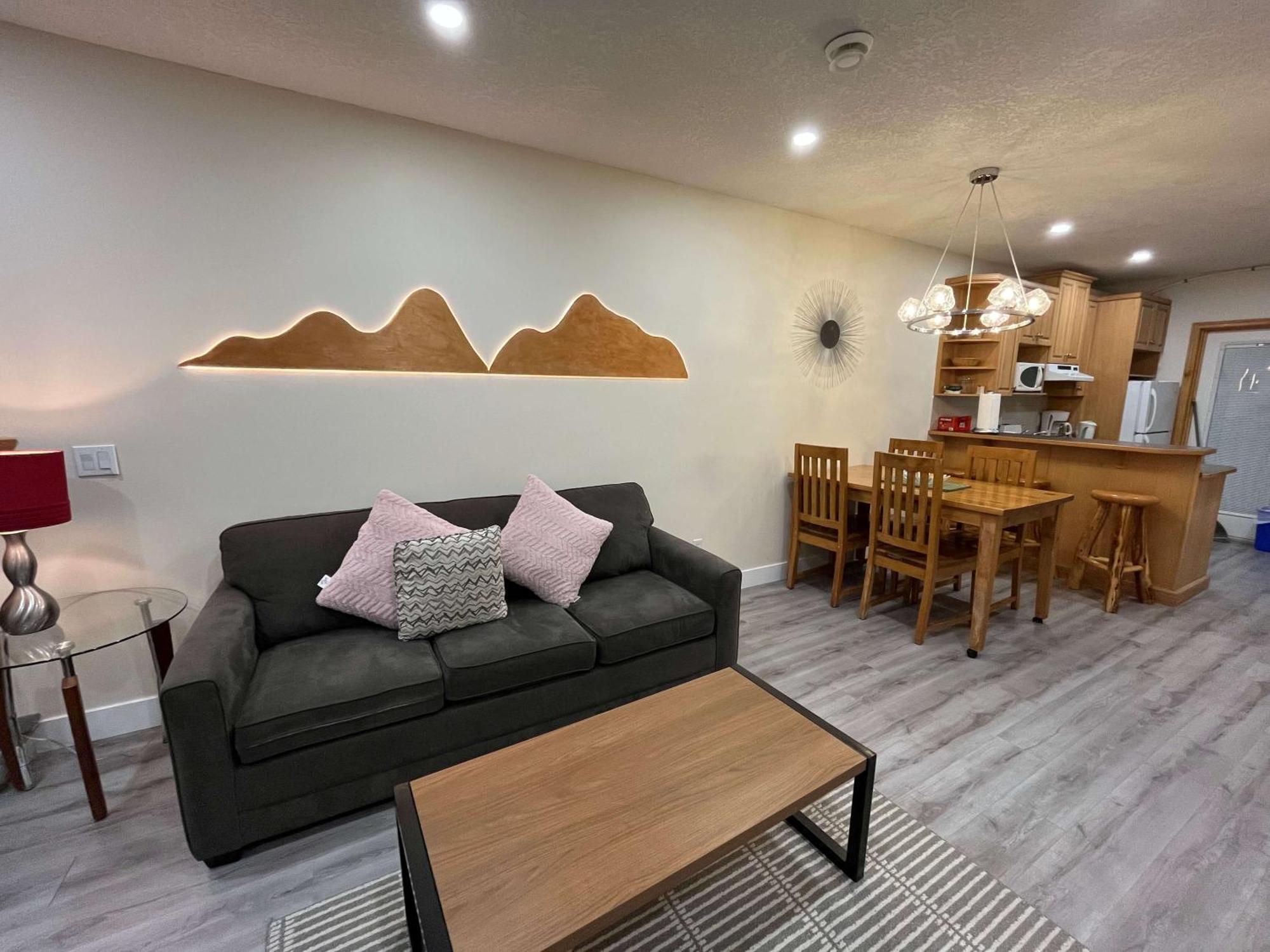 Hotel Banff Wood Canmore